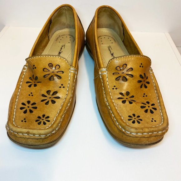 Leather Tan Loafers Slip-on Shoes Floral sz 6 - Picture 4 of 7